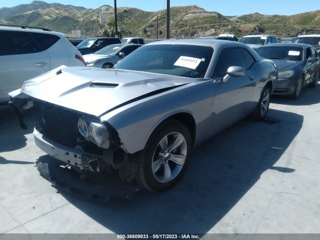 Dodge Challenger Sxt 2018 2C3CDZAG7JH245607 Image 2