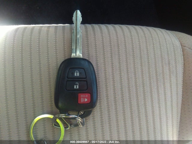 2013 TOYOTA RAV4 XLE VIN: JTMRFREV1DD004295