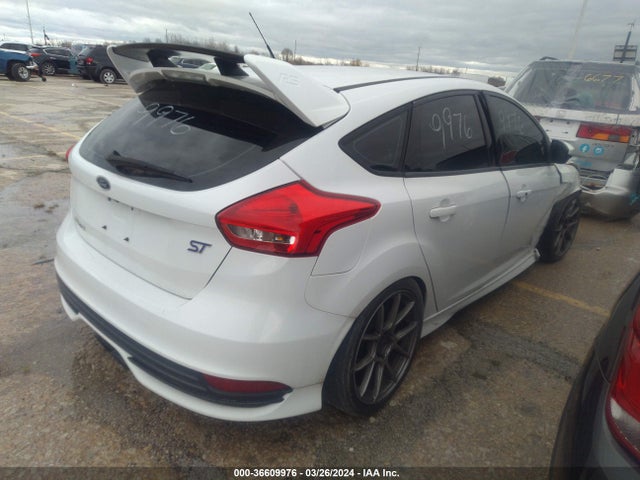 Ford FOCUS ST 2016 1FADP3L96GL292387 Image 4