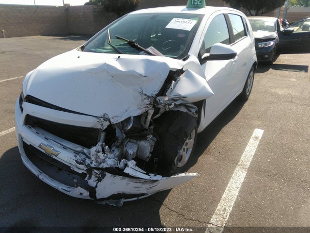 Chevrolet SONIC LS 2016 1G1JA6SG8G4168494 Image 8