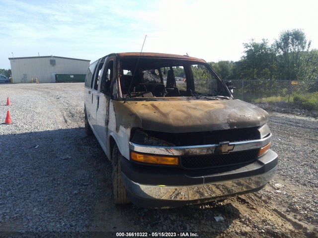 2018 CHEVROLET EXPRESS PASSENGER LT VIN: 1GAZGPFG1J1268639