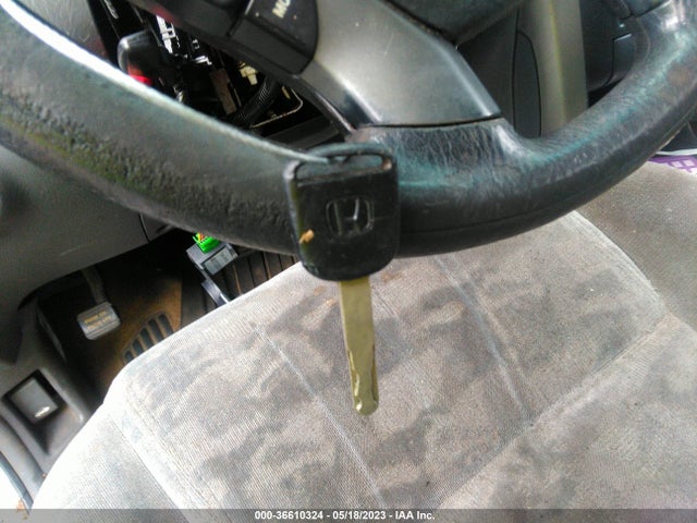 2004 HONDA PILOT EX VIN: 2HKYF18494H539059