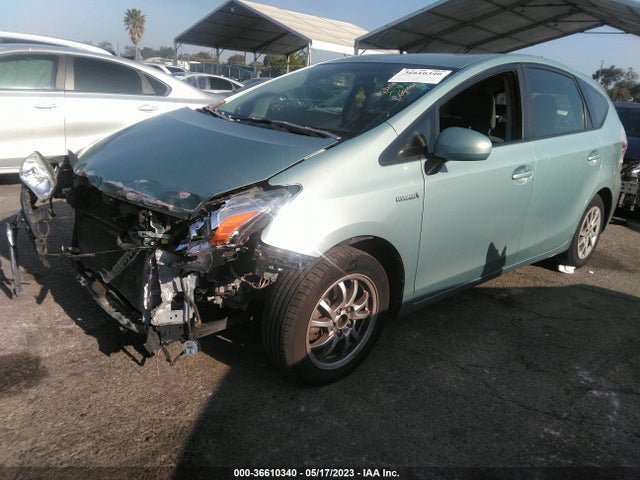 Toyota Prius V Two/three/five 2014 JTDZN3EU1E3341497 Image 2