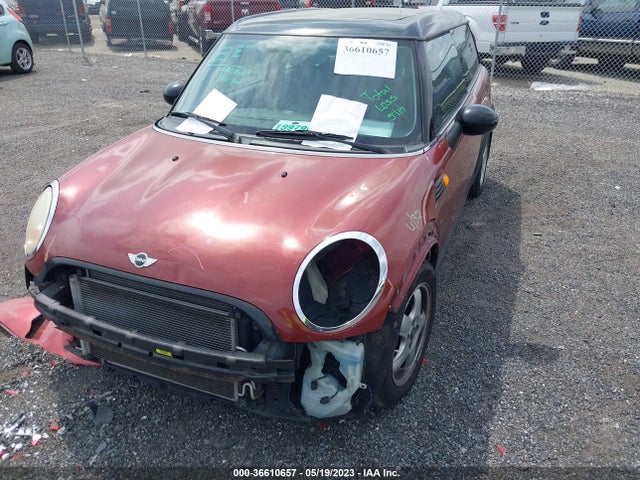 2008 MINI COOPER CLUBMAN WMWML33518TJ46478 Photo 1