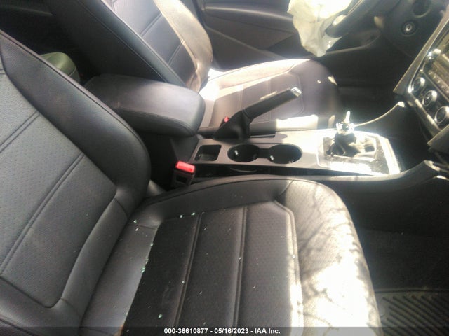 1VWAA7A30JC031958 Volkswagen Passat 2.0t S/r-line