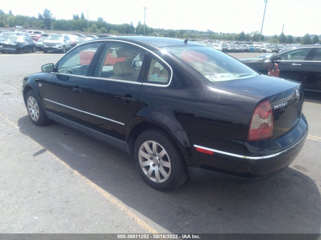 2002 VOLKSWAGEN PASSAT GLS VIN: WVWPD63BX2P241657