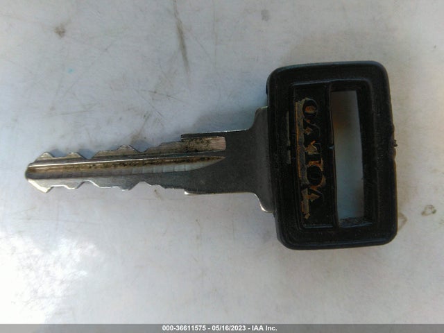 1986 VOLVO 244 DL/GL VIN: YV1AX8847G1159828