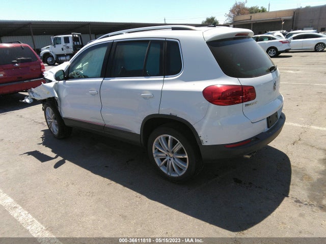 WVGAV7AX2FW605603 Volkswagen TIGUAN SE