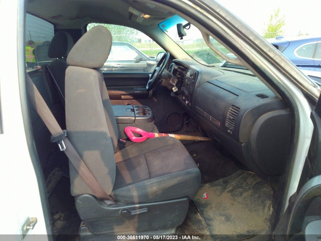2009 CHEVROLET SILVERADO 1500 LT VIN: 1GCEK24009Z195290
