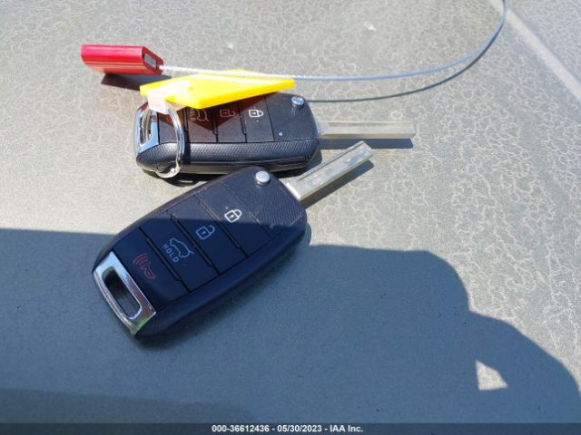 5XYPG4A52KG571787 KIA Sorento Lx V6