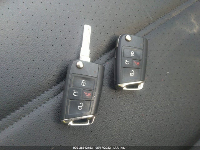 3VW217AU8HM050117 Volkswagen GOLF S