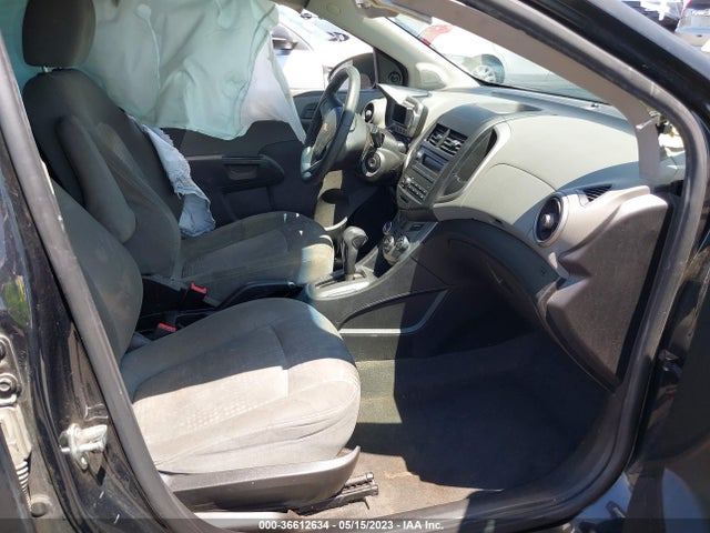 Chevrolet SONIC LS 2015 1G1JA6SH1F4167842 Image 5