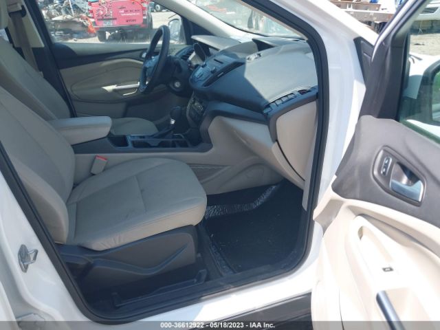 1FMCU0GD7HUC34825 Ford ESCAPE SE