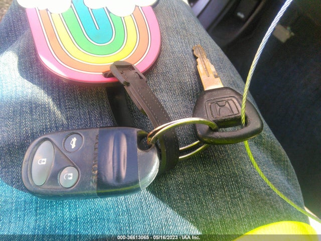 2000 HONDA ACCORD SDN EX W/LEATHER VIN: 1HGCG1655YA033715