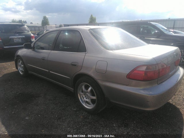 2000 HONDA ACCORD SDN EX W/LEATHER VIN: 1HGCG1655YA033715