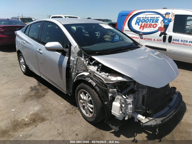 Toyota Prius Two 2016 JTDKBRFU2G3020695 Image 1