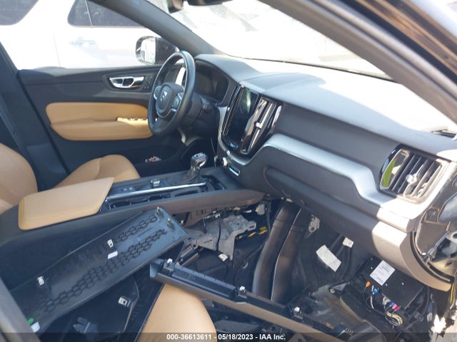 2018 Volvo XC60, VIN: YV4102RK3J1039498