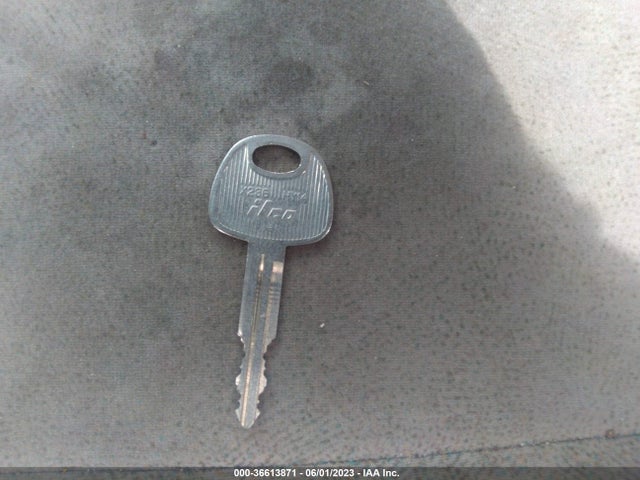 2001 HYUNDAI ELANTRA GLS VIN: KMHDN45D11U064608