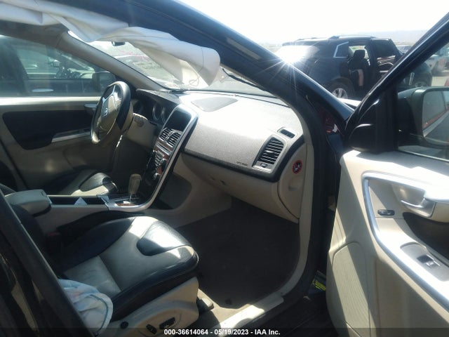 2011 VOLVO XC60 3.0T VIN: YV4902DZ7B2211048