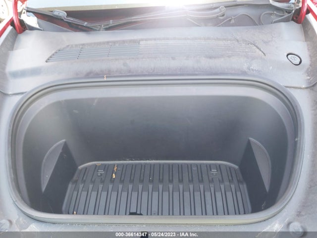 5YJYGDEFXLF000709 Tesla Model Y Long Range/performance