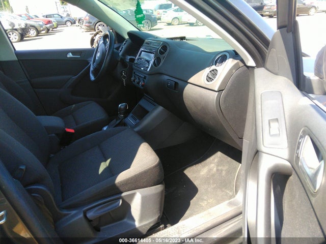 WVGAV3AX8EW624910 Volkswagen TIGUAN S