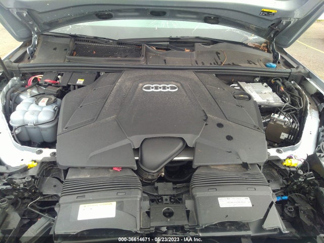 WA1LXAF70MD024763 Audi Q7 Premium Plus
