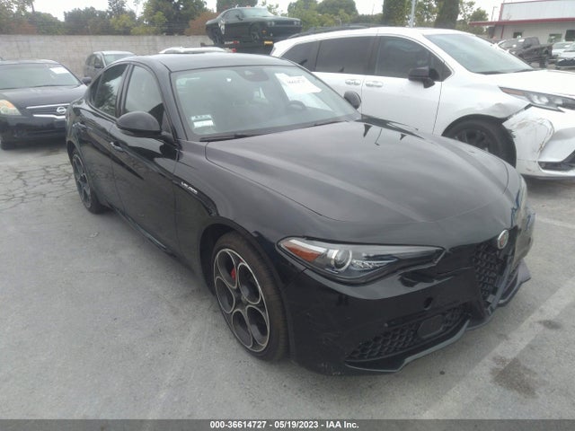 2022 Alfa Romeo Giulia, VIN: ZARFAMBN3N7656611