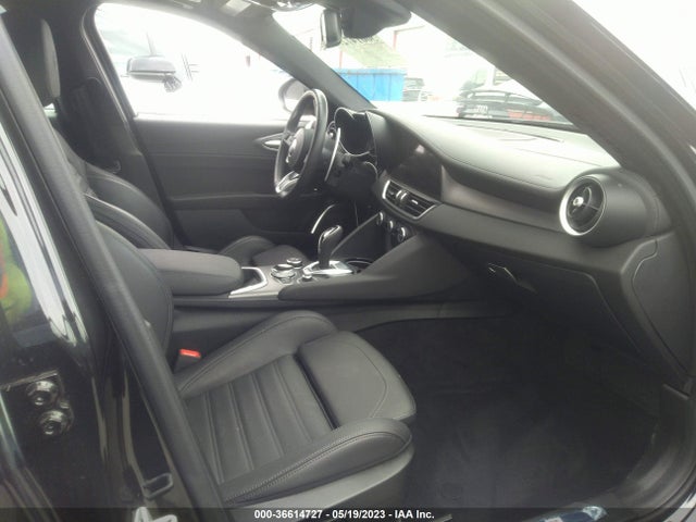2022 Alfa Romeo Giulia, VIN: ZARFAMBN3N7656611
