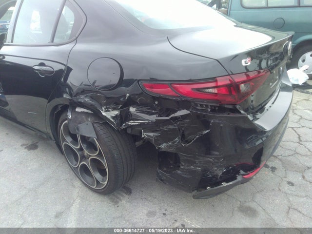 2022 Alfa Romeo Giulia, VIN: ZARFAMBN3N7656611