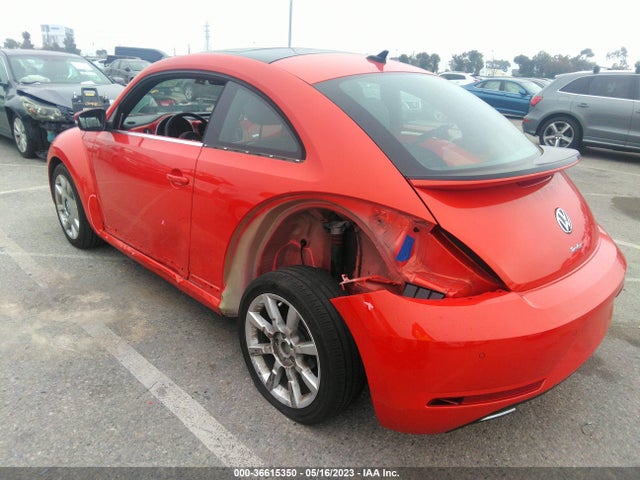 3VWJD7AT1KM719913 Volkswagen Beetle Se