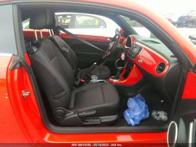 3VWJD7AT1KM719913 Volkswagen Beetle Se