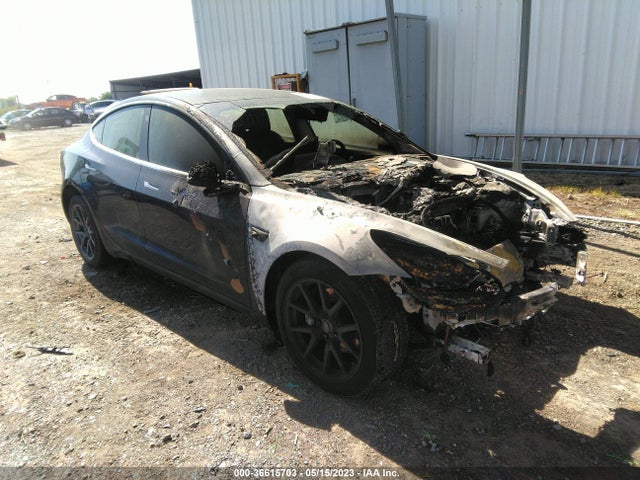 2019 5YJ3E1EA4KF305740 main image