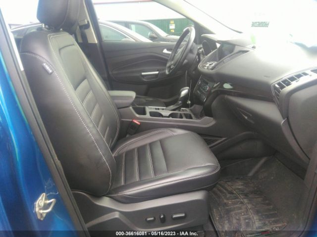 1FMCU9J99KUC55806 Ford Escape Titanium