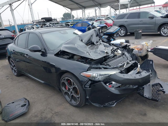 2022 Alfa Romeo Giulia, VIN: ZARFAMBN9N7666088