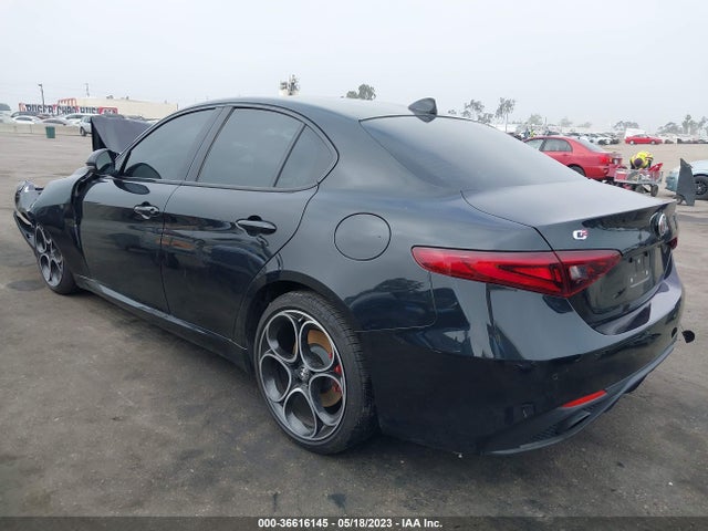 2022 Alfa Romeo Giulia, VIN: ZARFAMBN9N7666088