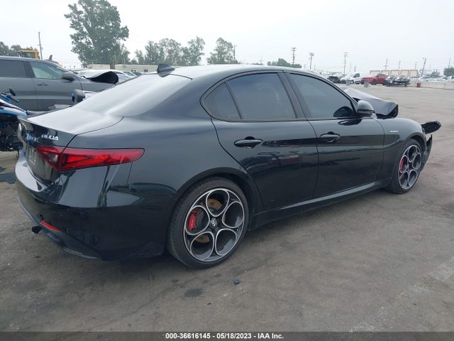 2022 Alfa Romeo Giulia, VIN: ZARFAMBN9N7666088