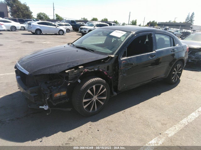 1C3CCBBB8EN132209 Chrysler 200 Touring