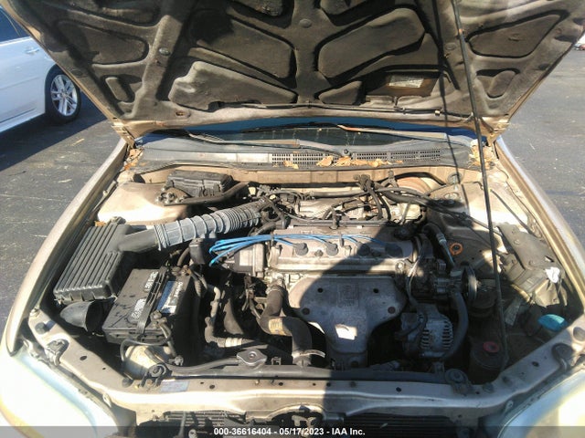 2000 HONDA ACCORD SDN LX VIN: 1HGCG5645YA073890