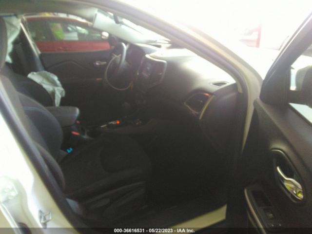 1C4PJLCBXMD115987 Jeep Cherokee Latitude