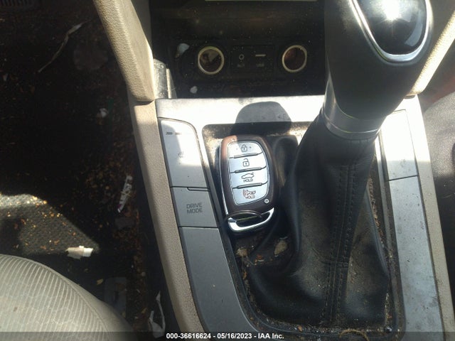 Hyundai Elantra Value Edition 2018 5NPD84LF7JH395669 Image 3