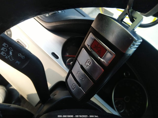 2010 VOLKSWAGEN CC LUXURY VIN: WVWHP7AN6AE555685