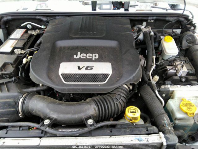 1C4HJWEG7HL627698 Jeep Wrangler Unlimited Sahara