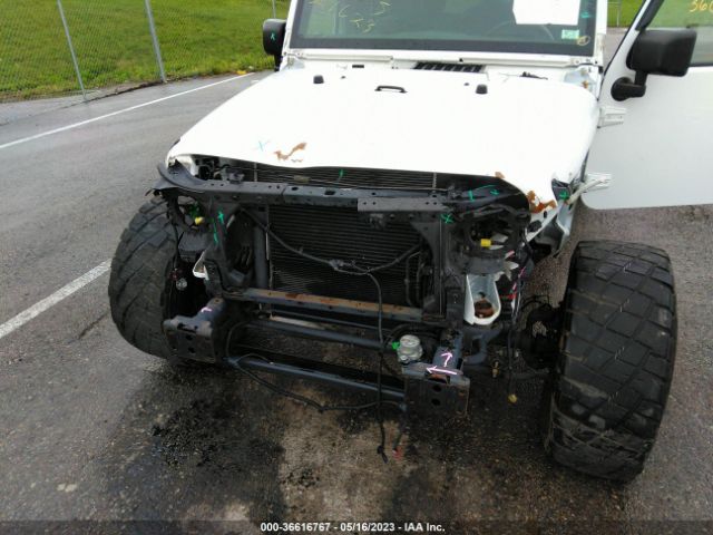1C4HJWEG7HL627698 Jeep Wrangler Unlimited Sahara