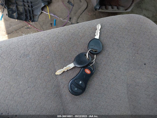 2003 CHRYSLER VOYAGER LX VIN: 1C8GJ45313B200219