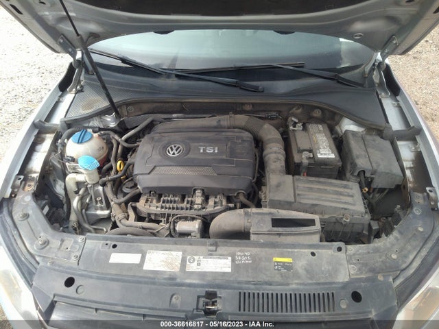 1VWAS7A38FC019822 Volkswagen Passat 1.8t Wolfsburg Ed