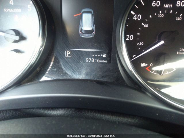 JN8AT2MT0HW137058 Nissan Rogue Sl