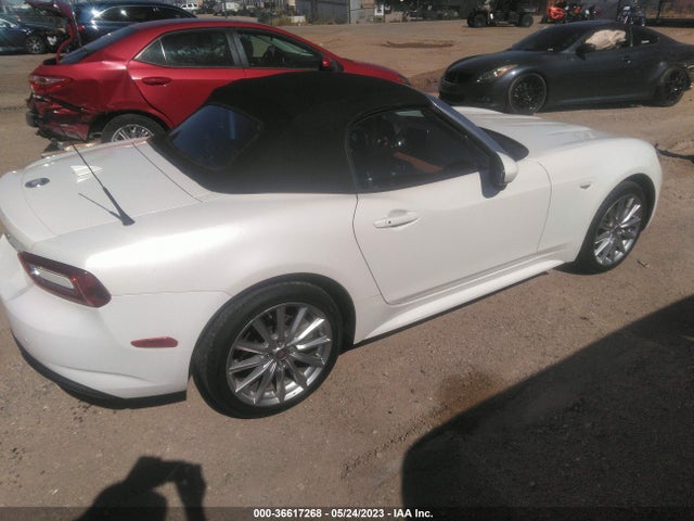 JC1NFAEK3J0133824 Fiat 124 Spider Lusso