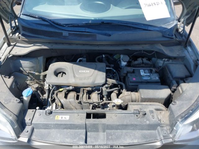 KNDJN2A26H7449977 KIA Soul Base