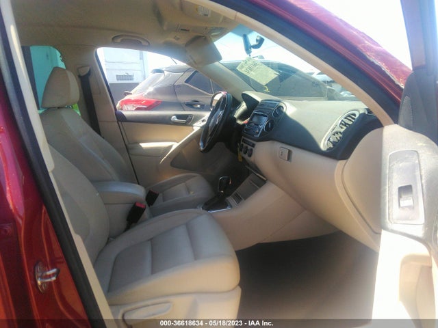 WVGAV3AX6EW055524 Volkswagen TIGUAN SE