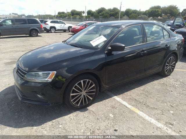 3VWD17AJ9GM402327 Volkswagen Jetta Sedan 1.8t Sport